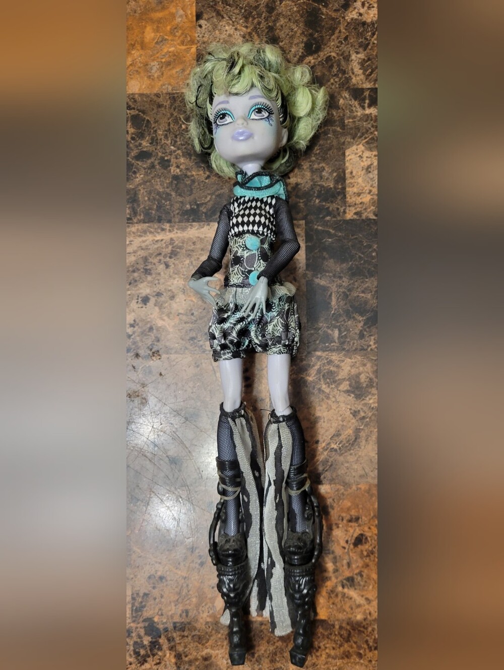 G1 Monster High Rare Twyla Freak Du Chic With Stilts EUC
